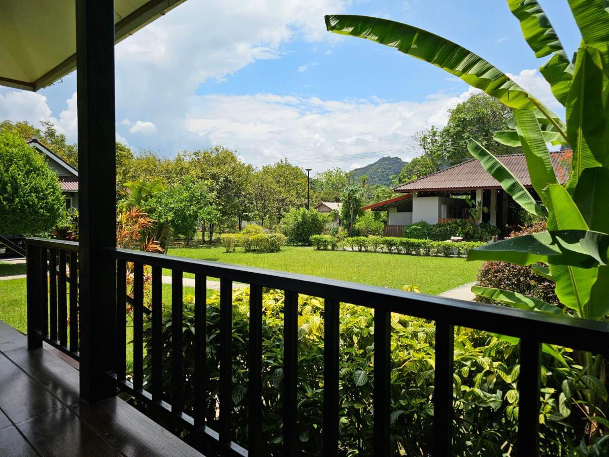 Bearlinbungalow Vang Vieng Eksteriør bilde